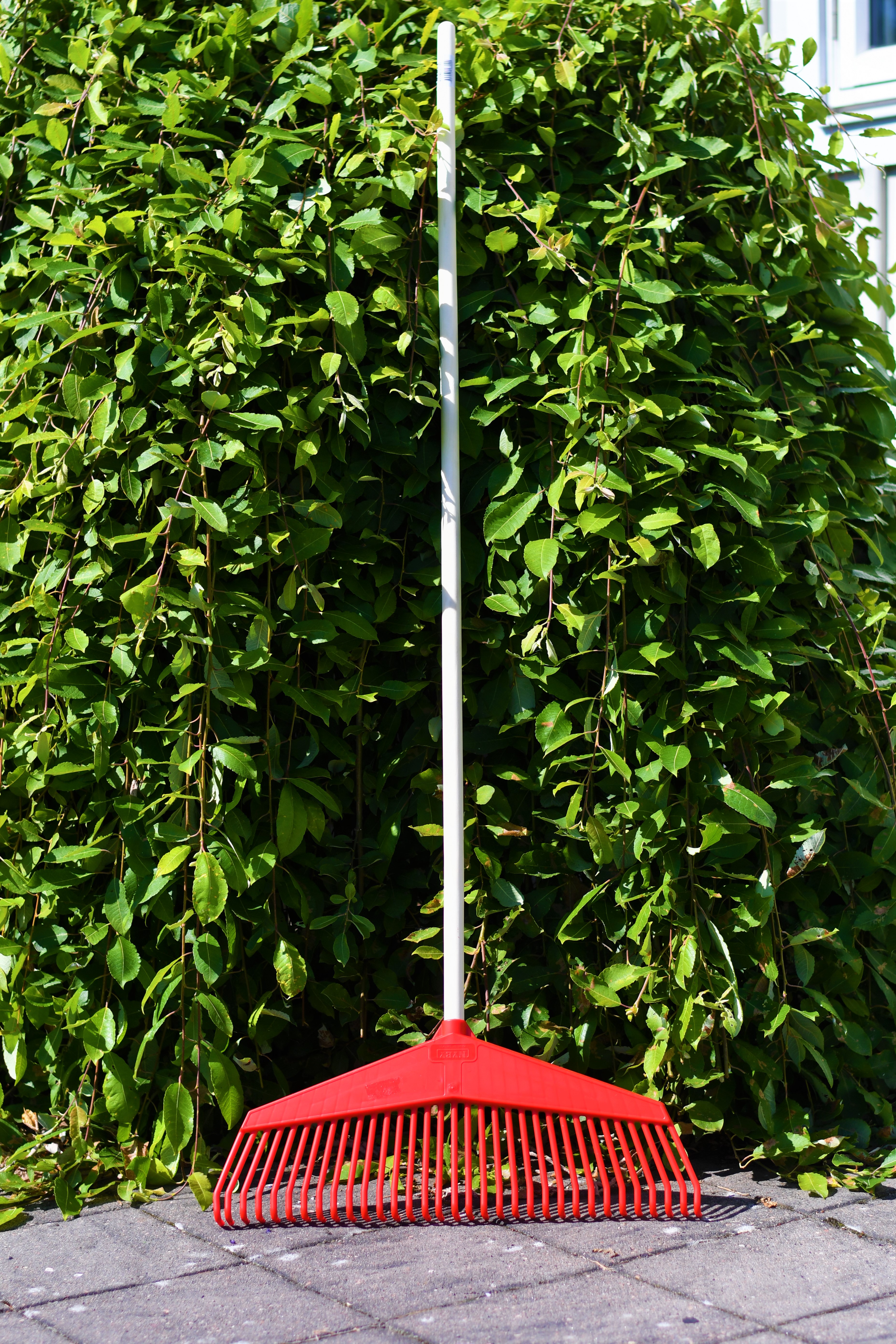 Lövräfsa Bred Röd inkl. skaft